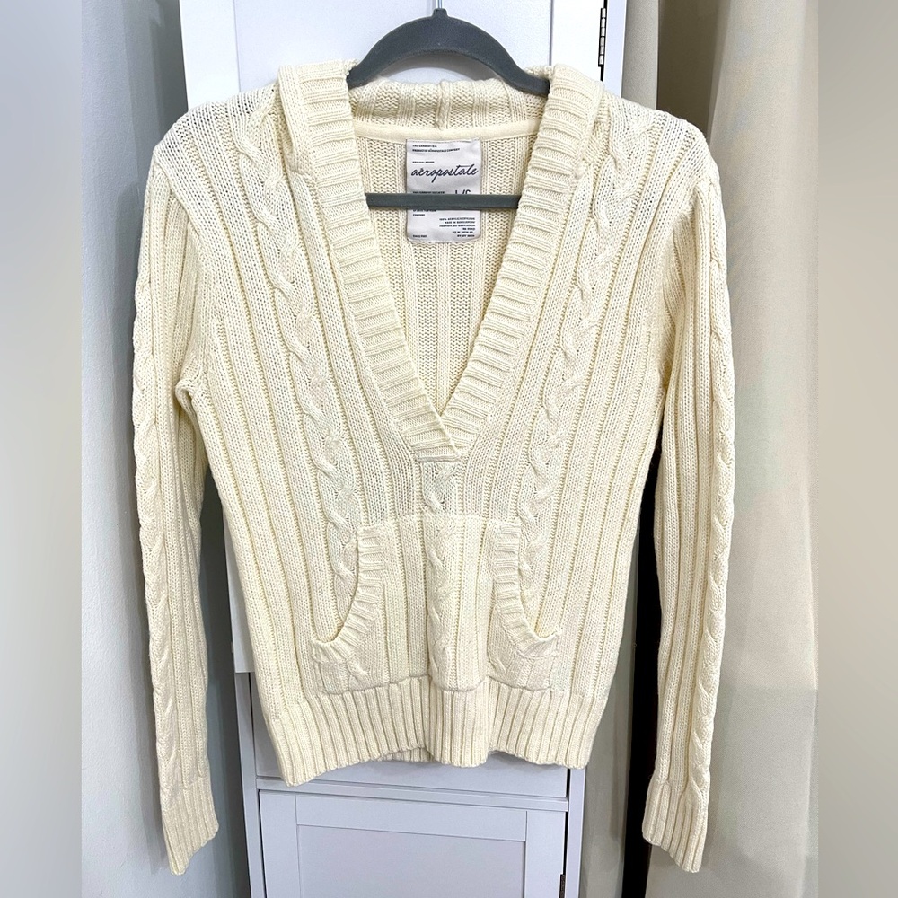 Aeropostale Women's V-Neck Cream Sweater, Size Large